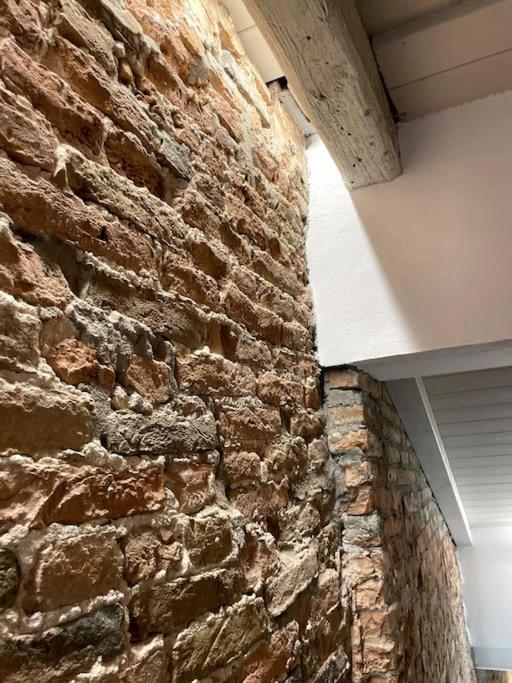 קיוג'ה Antico Rudere Luxury Apartment מראה חיצוני תמונה